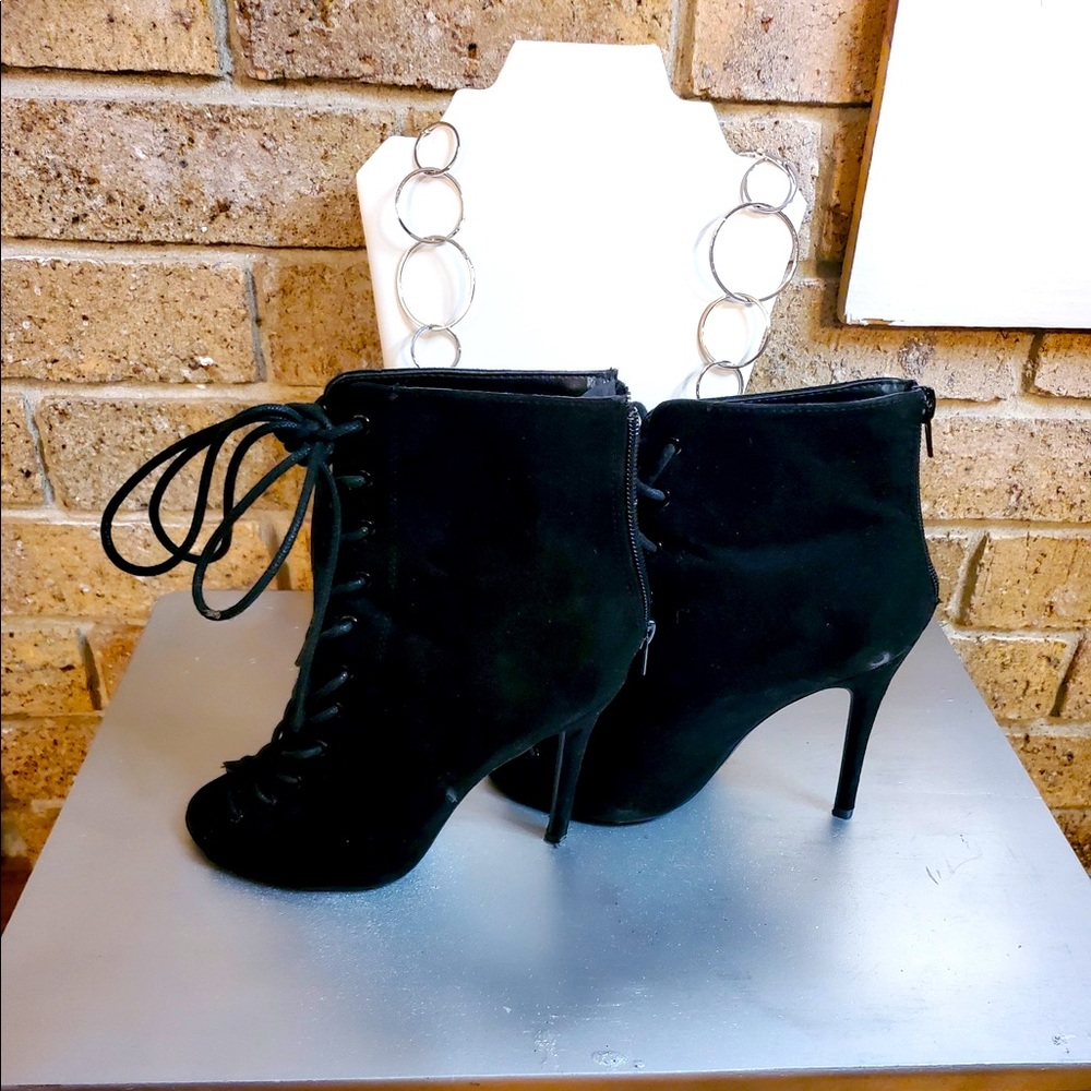 Brand:Charlotte Russe . Heel Size: 4 inch. Material: Cloth